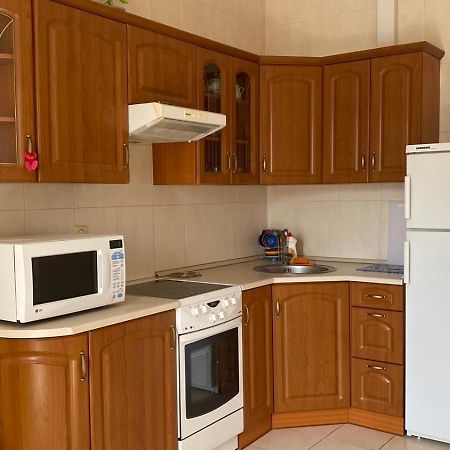 Comfortable Apartment On The Obolon Киев Экстерьер фото